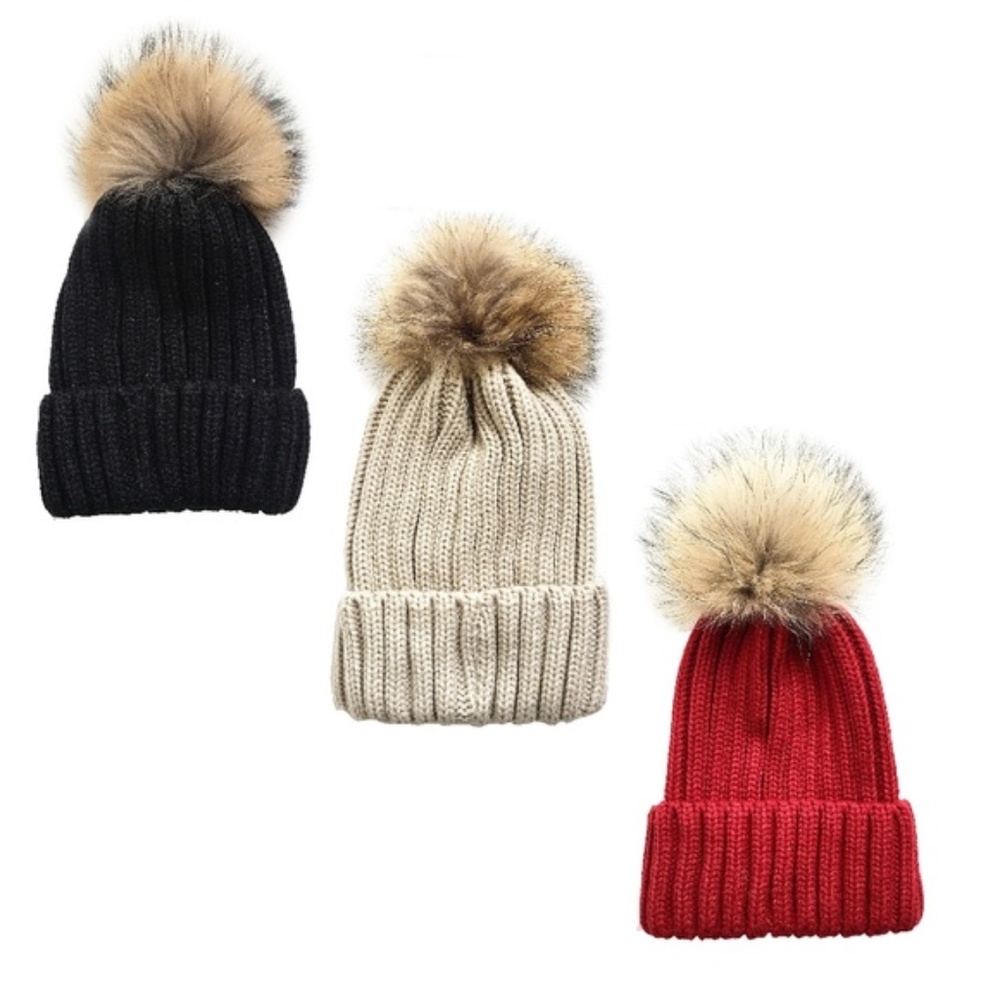 Cute pom hat in red, black and cream